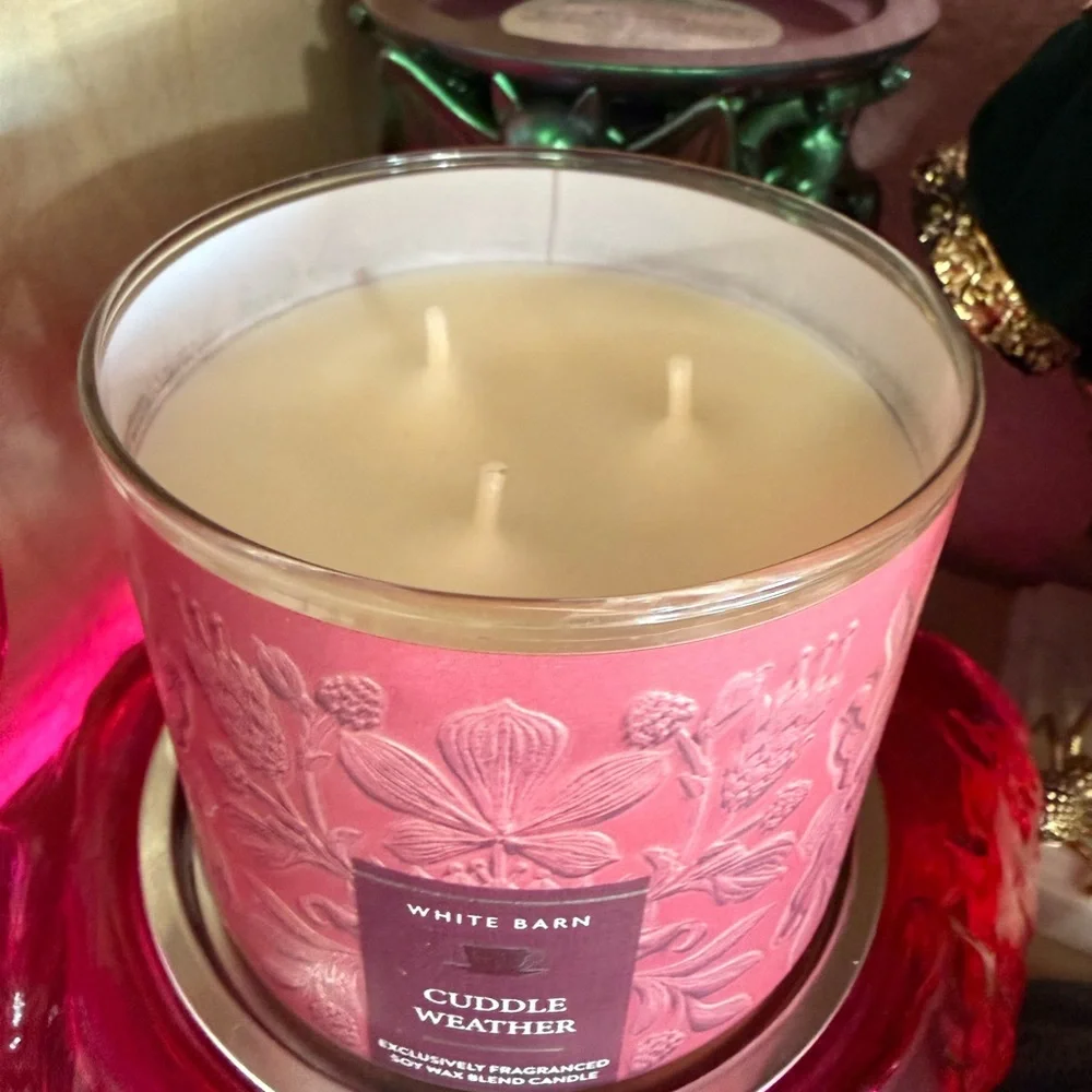 3 wickets White Barn cuddle weather Candle
